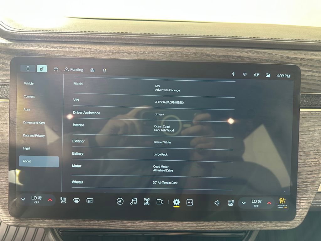 Used 2023 Rivian R1S Adventure image 2