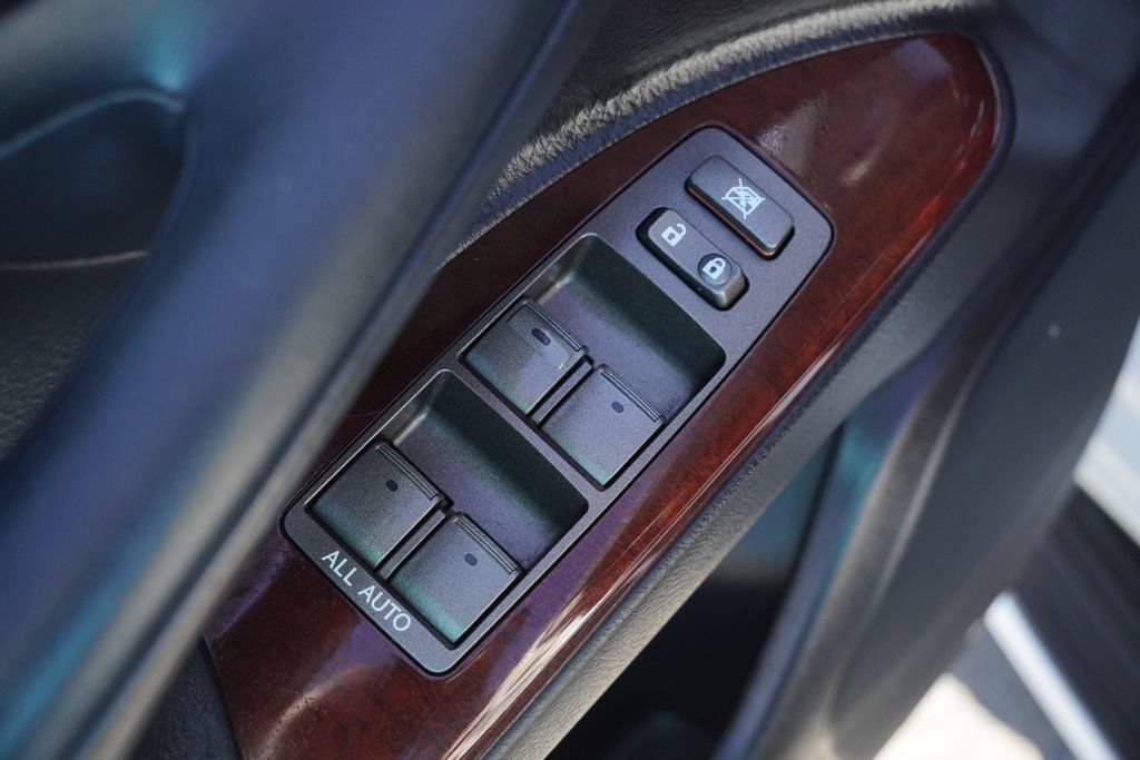 Used 2014 Lexus LX 570 4WD w/ Luxury Package image 17