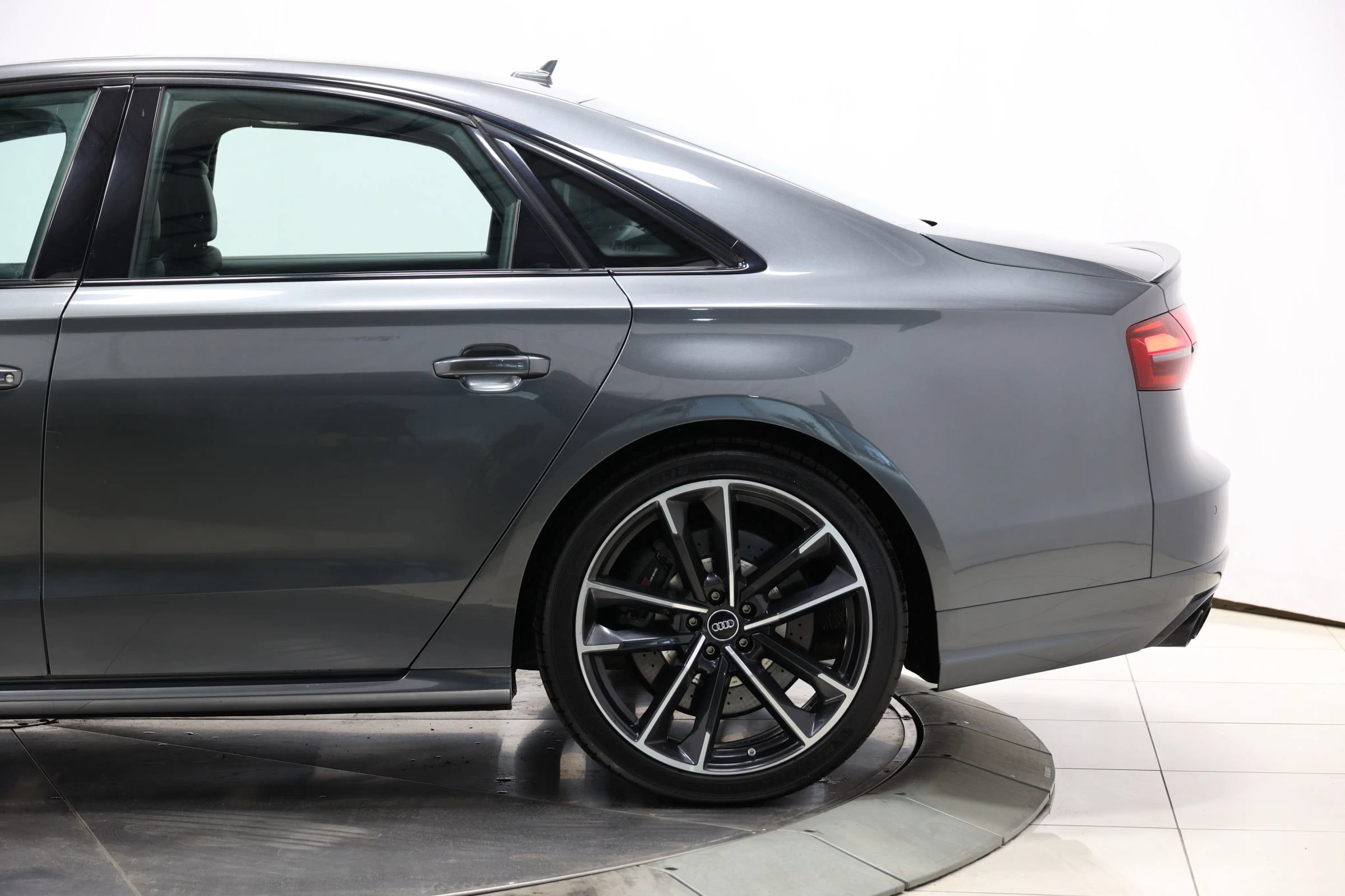 Used 2016 Audi S8 Plus AWD/4WD image 9