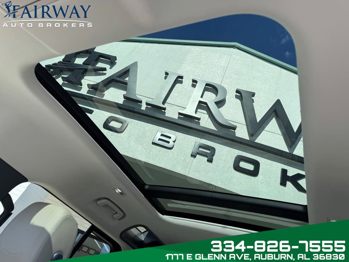 Used 2023 Land Rover Defender 110 SE image 26