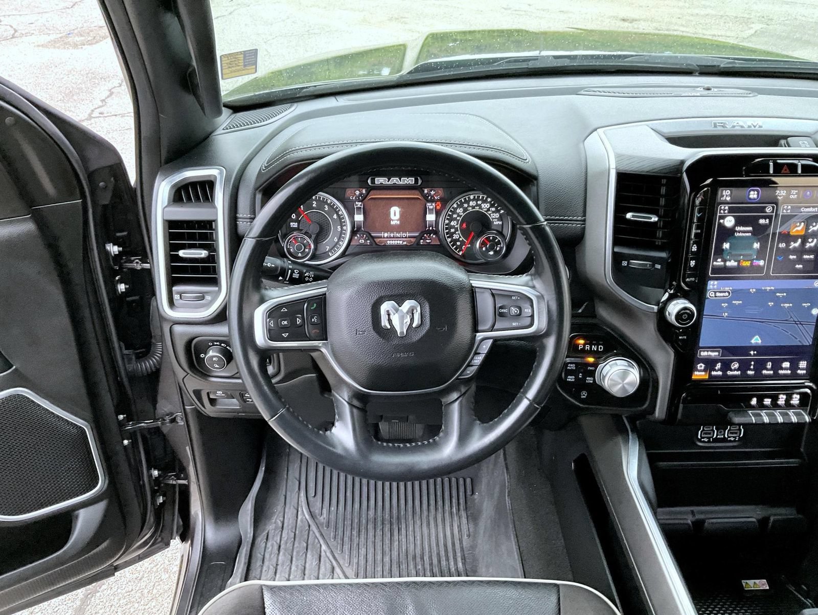 Used 2023 RAM 1500 Laramie AWD/4WD image 11