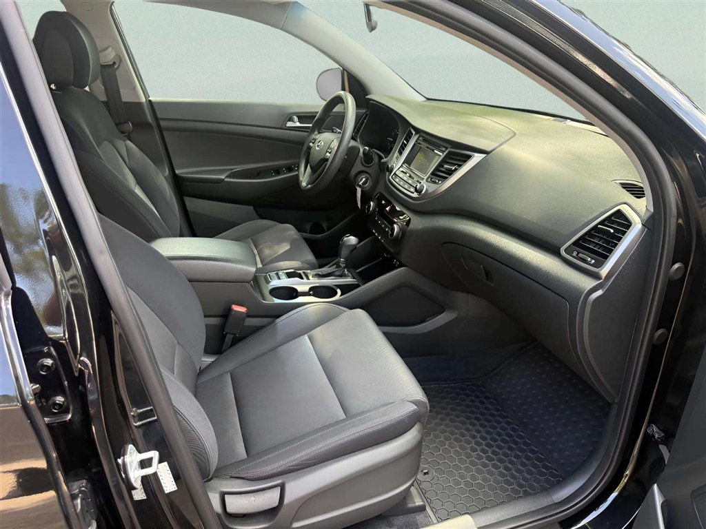 Used 2017 Hyundai Tucson SE AWD/4WD image 17