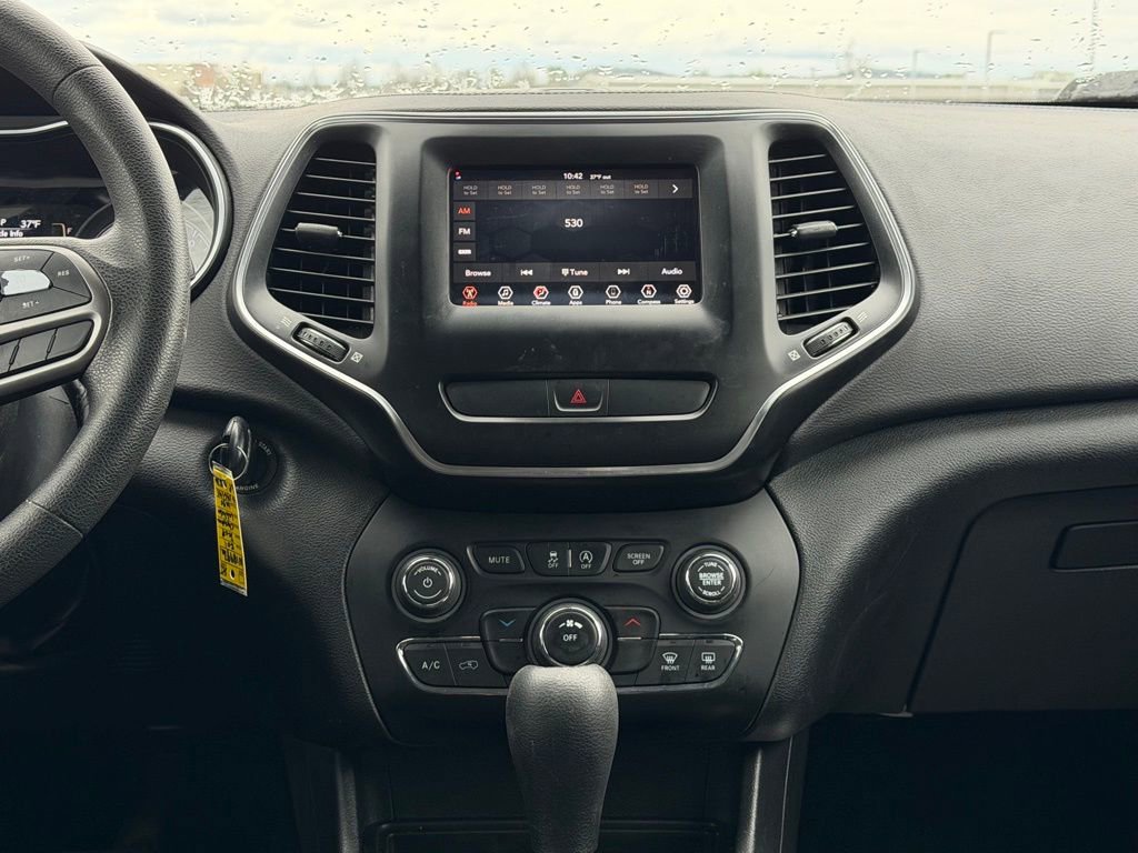 Used 2019 Jeep Cherokee Latitude w/ Popular Appearance Group image 16