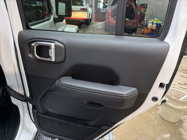 Used 2022 Jeep Wrangler Unlimited Sahara w/ Cold Weather Group image 23