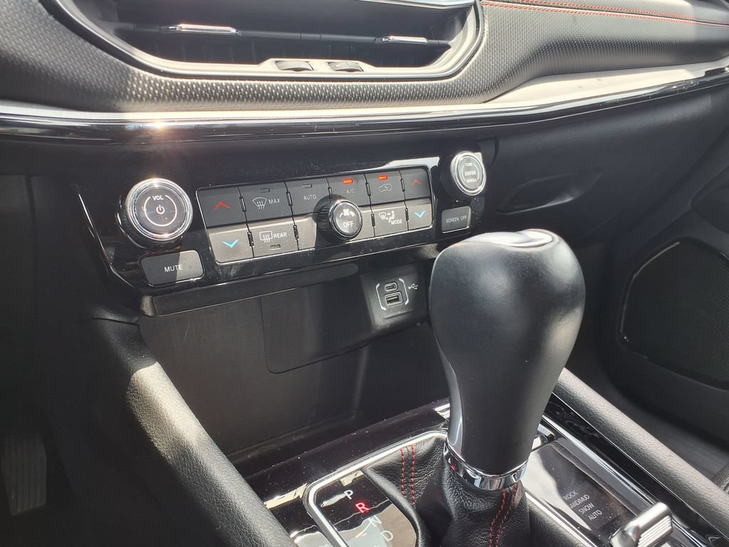 Used 2025 Jeep Compass Trailhawk AWD/4WD image 27