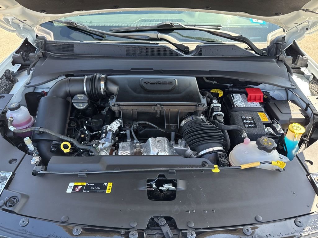 Certified 2025 Jeep Compass Limited image 29