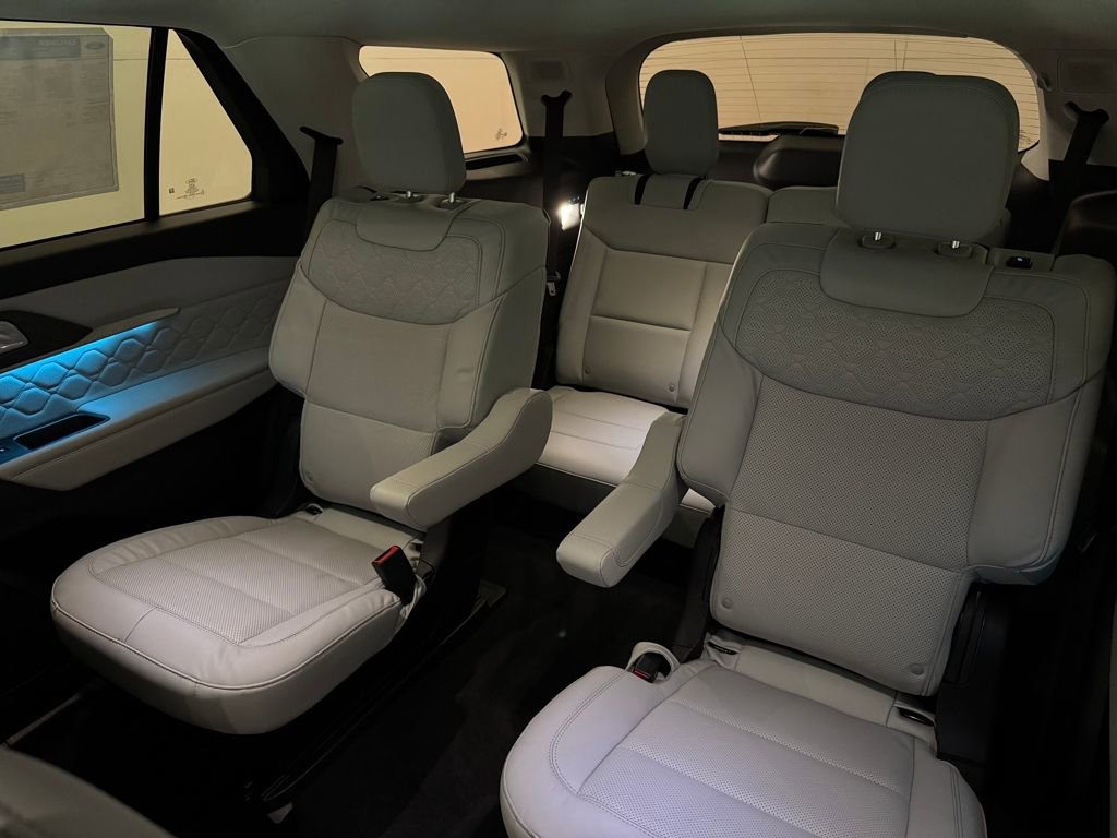 New 2026 Ford Explorer Platinum w/ LUX Leather Package image 16
