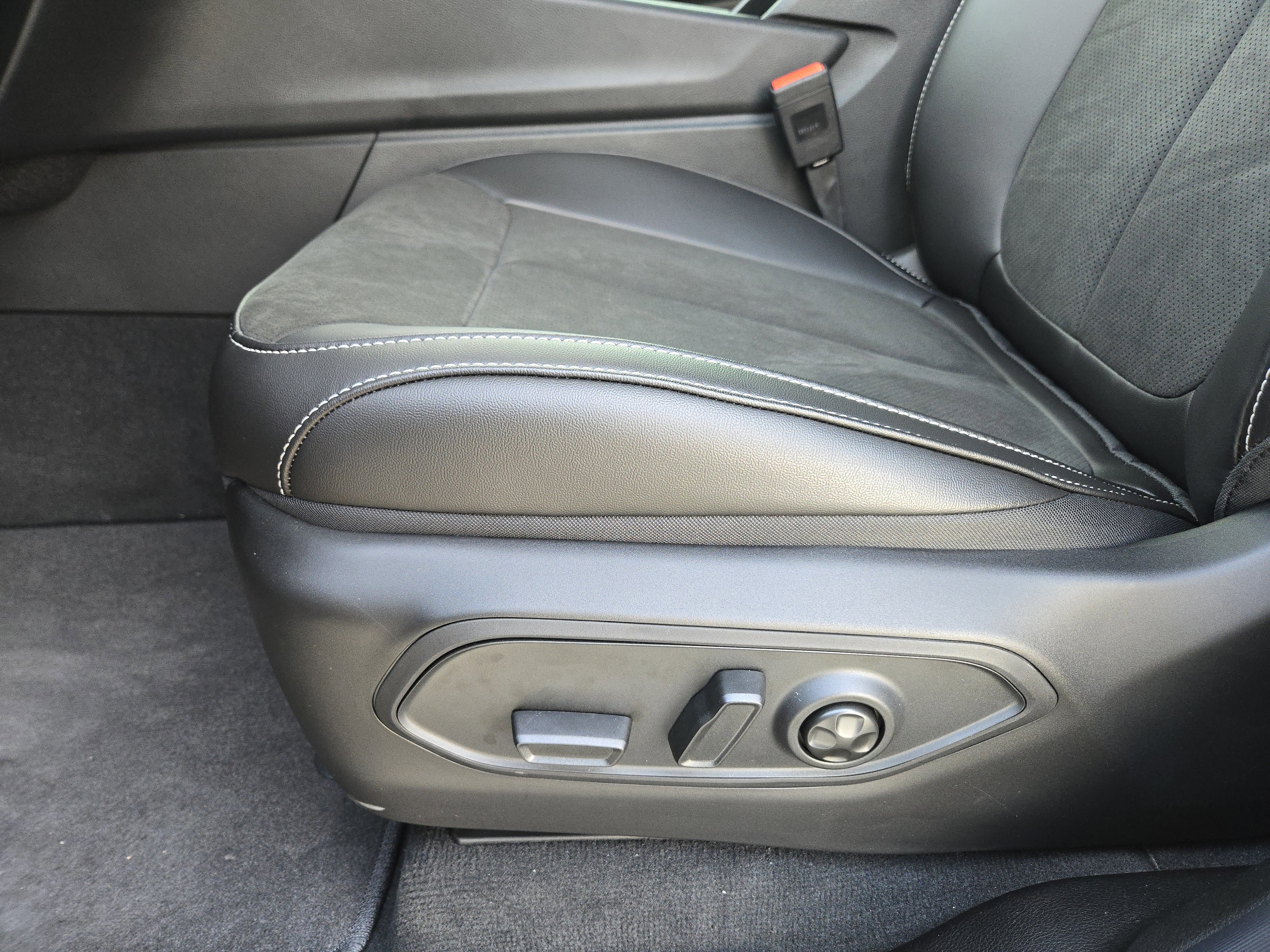 New 2025 Jeep Grand Cherokee 4WD image 17