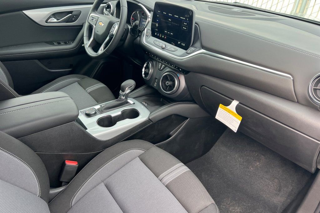 New 2026 Chevrolet Blazer LT w/ Convenience Package AWD/4WD image 13