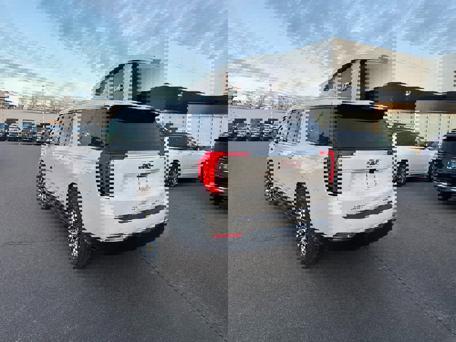 New 2026 GMC Yukon XL Elevation w/ Elevation Premium Package image 5