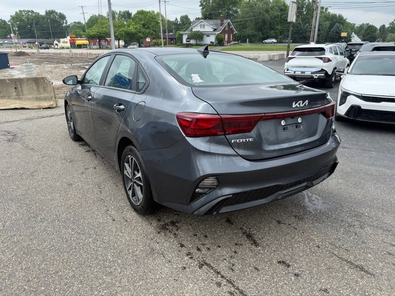 Used 2024 Kia Forte LXS FWD image 6