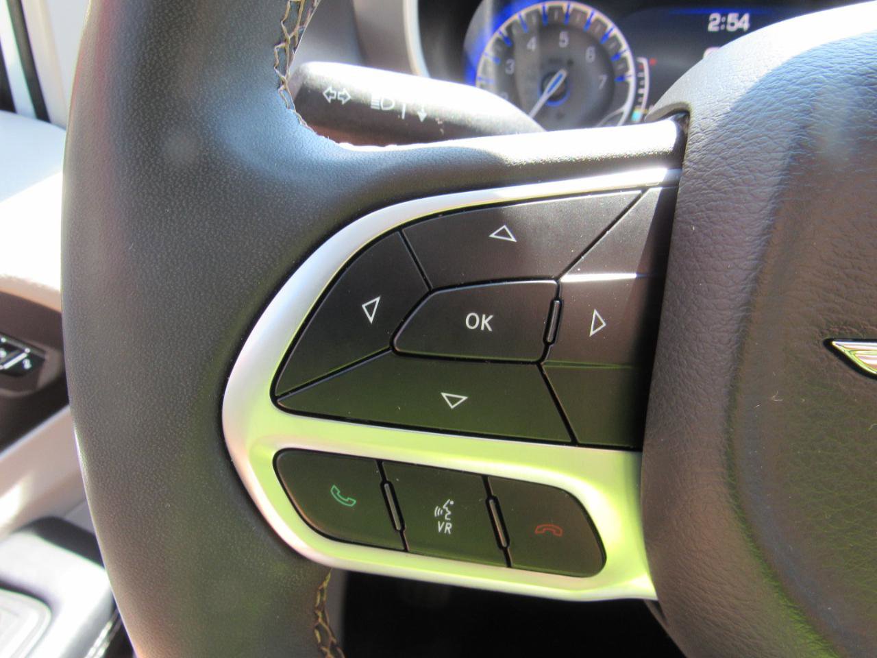 Used 2023 Chrysler Pacifica Touring-L FWD image 21