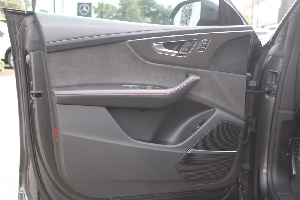 Used 2020 Audi RS Q8 w/ Carbon Optic Package image 10