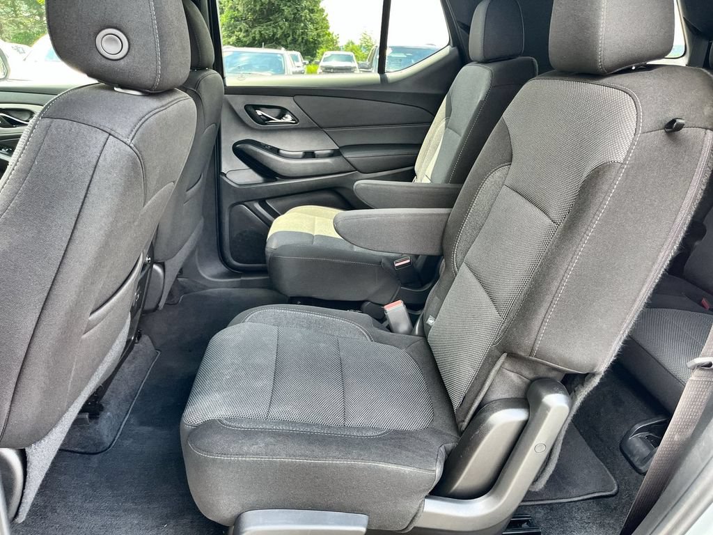 Used 2023 Chevrolet Traverse LT AWD/4WD image 23
