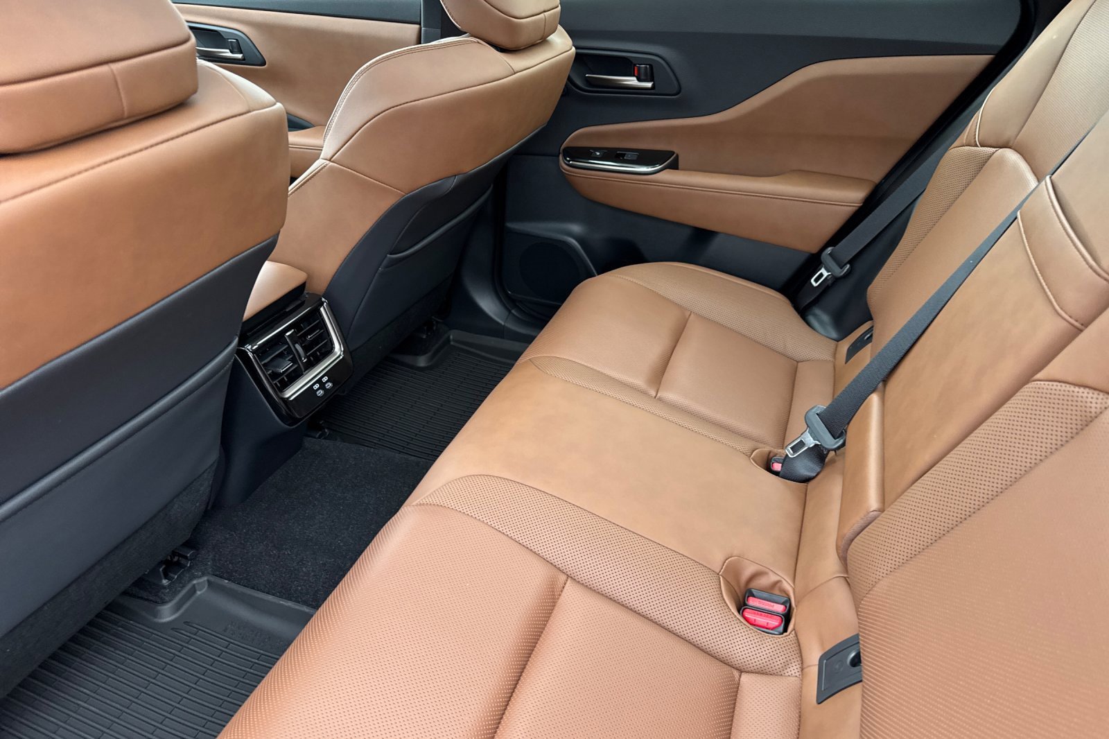 New 2025 Toyota Crown Signia image 12