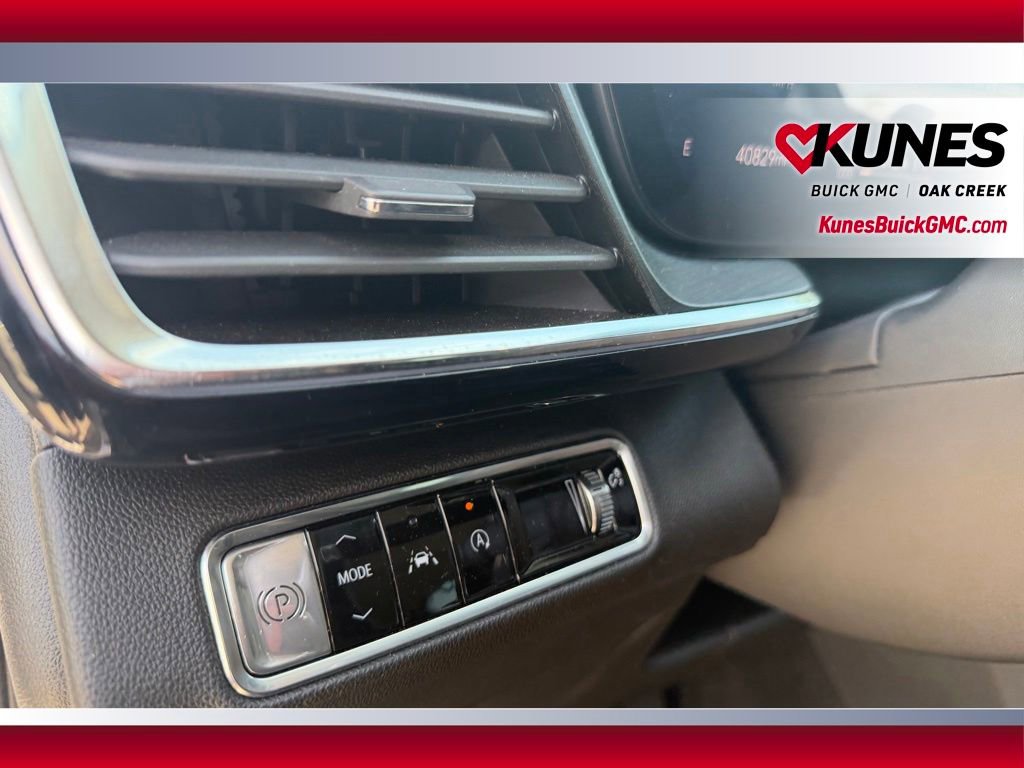 Used 2024 Buick Envision Preferred AWD/4WD image 12
