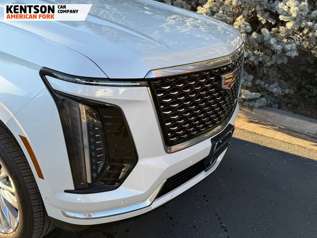 Used 2025 Cadillac Escalade Premium Luxury image 15