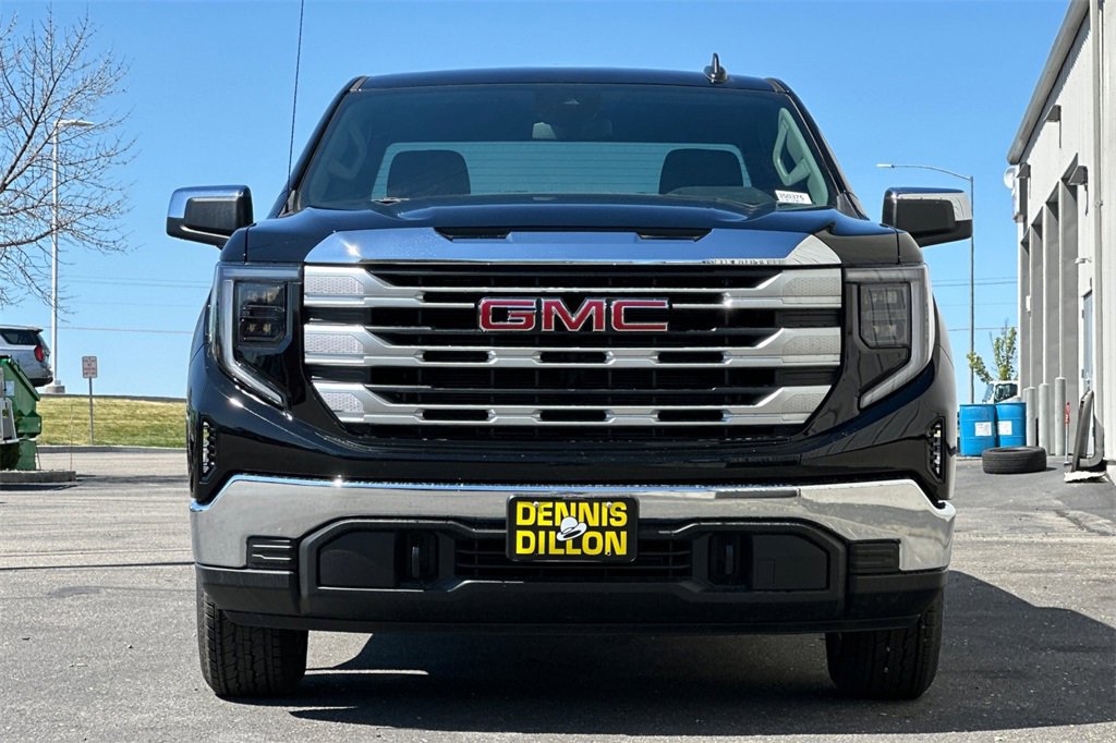 New 2025 GMC Sierra 1500 SLE image 3