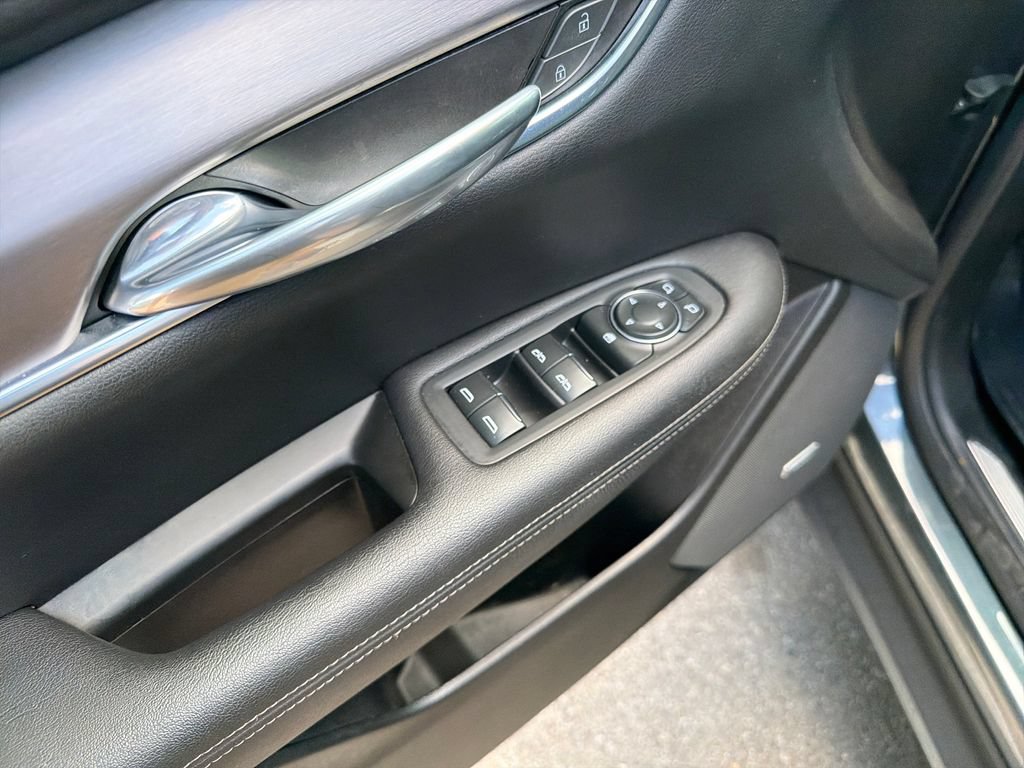 Used 2021 Cadillac XT5 Luxury w/ LPO, Floor Liner Package FWD image 18