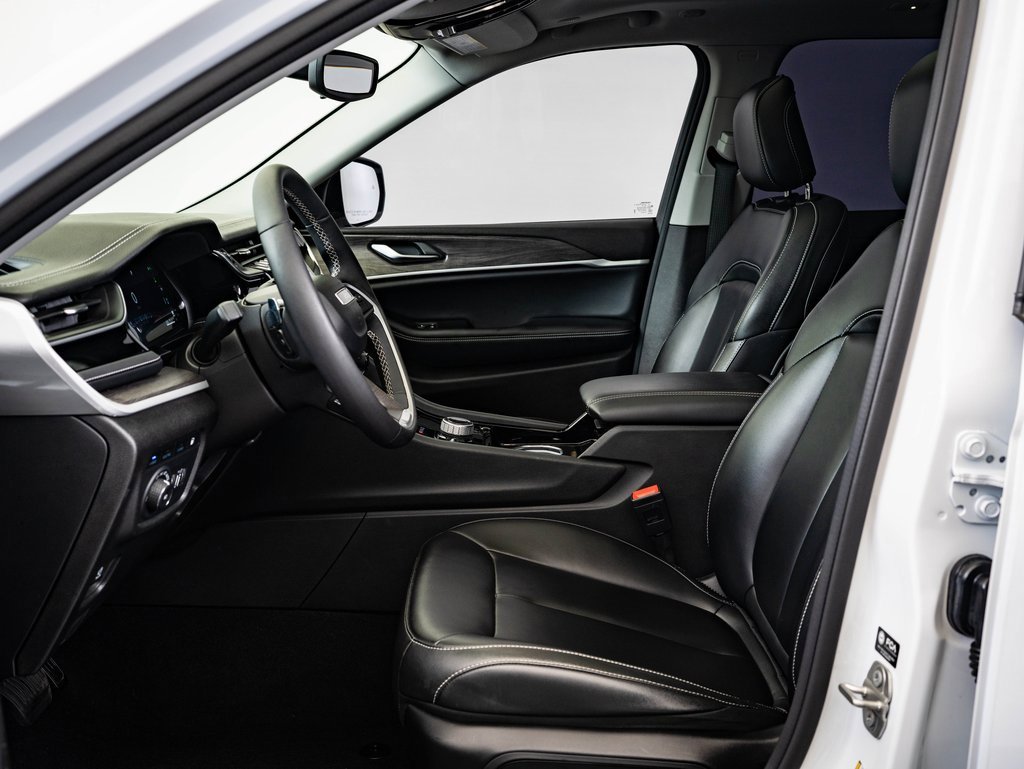 Used 2023 Jeep Grand Cherokee 4WD 4xe image 19