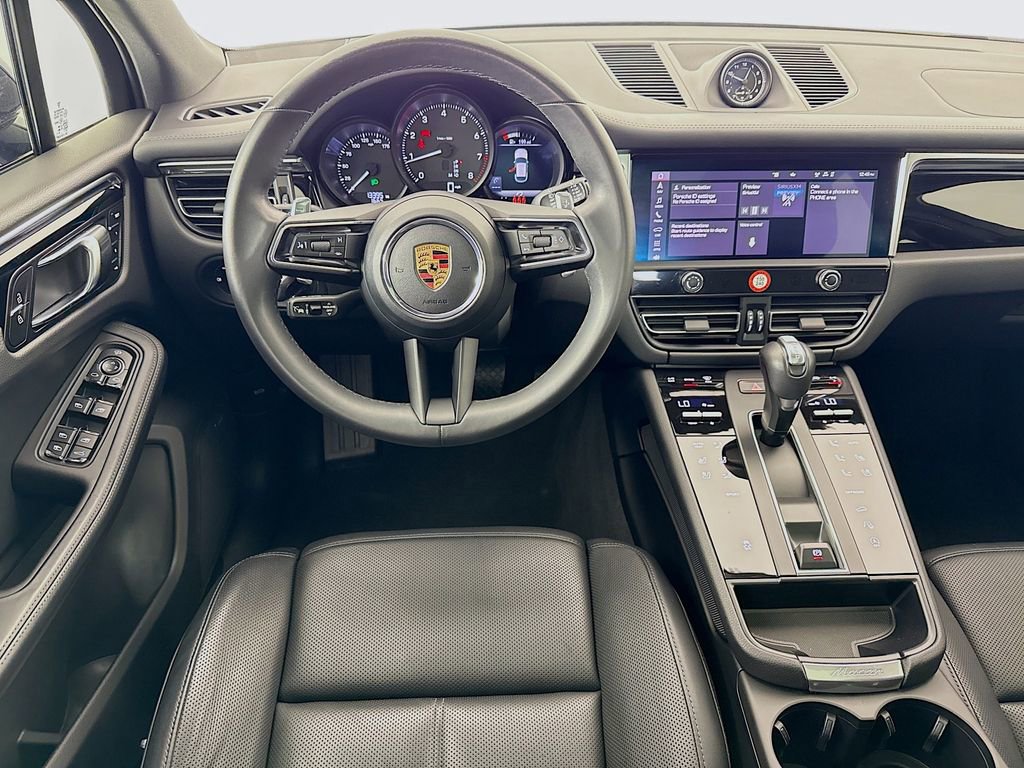 Certified 2025 Porsche Macan image 26