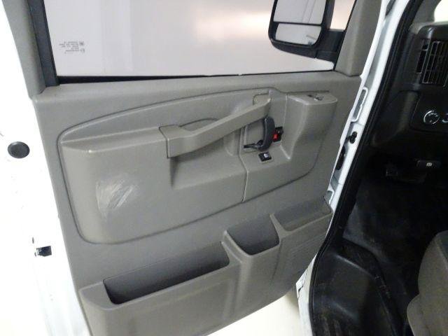 Used 2018 Chevrolet Express 2500 w/ Driver Convenience Package RWD image 23