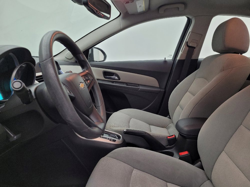 Used 2015 Chevrolet Cruze LT image 17