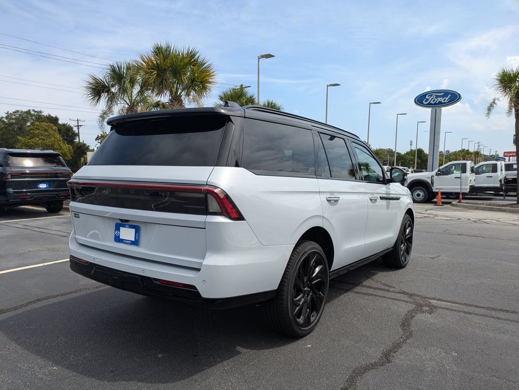 New 2026 Lincoln Navigator Black Label AWD/4WD image 4