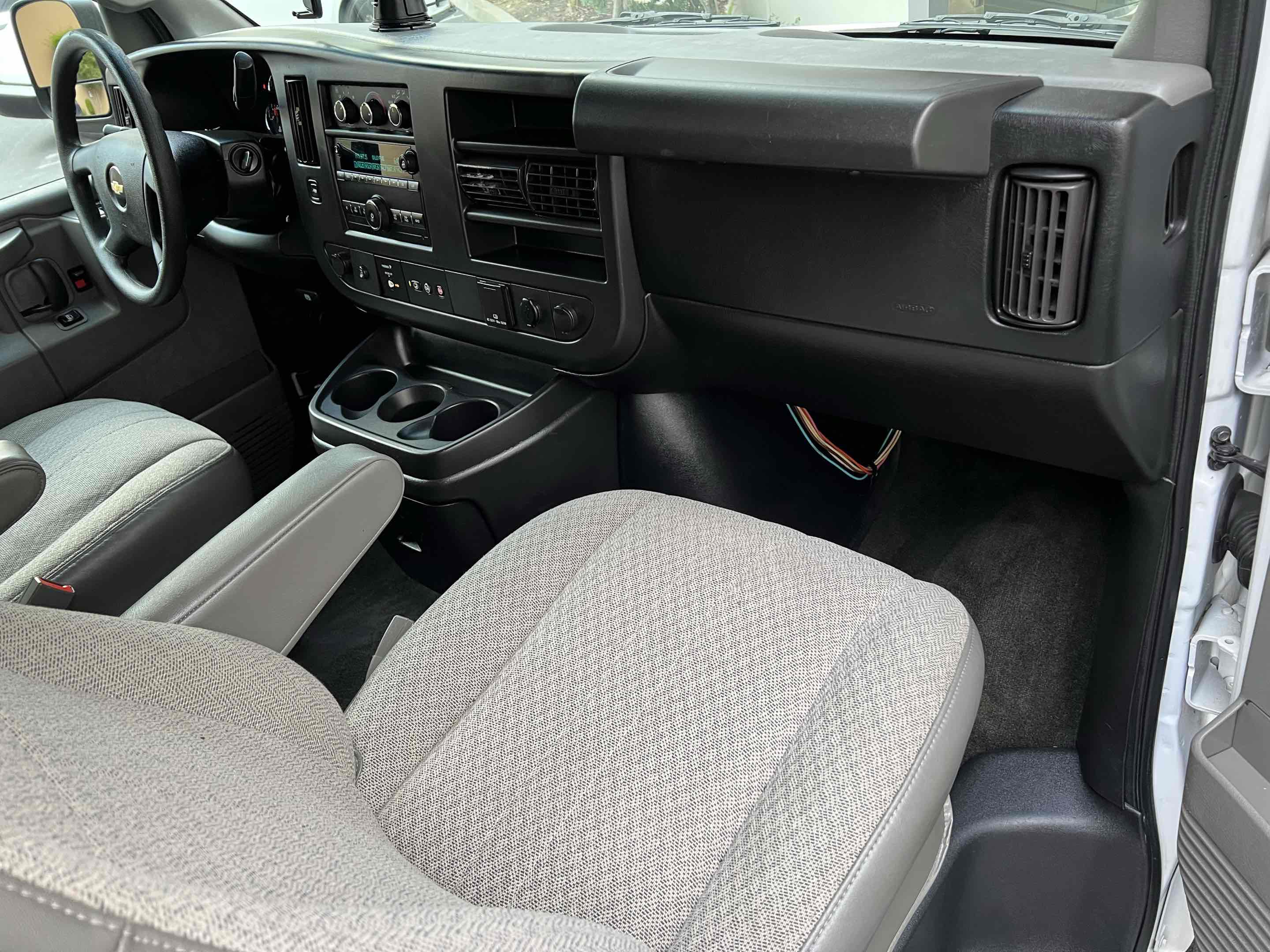 Used 2018 Chevrolet Express 3500 LT w/ LT Preferred Equipment Group RWD image 23