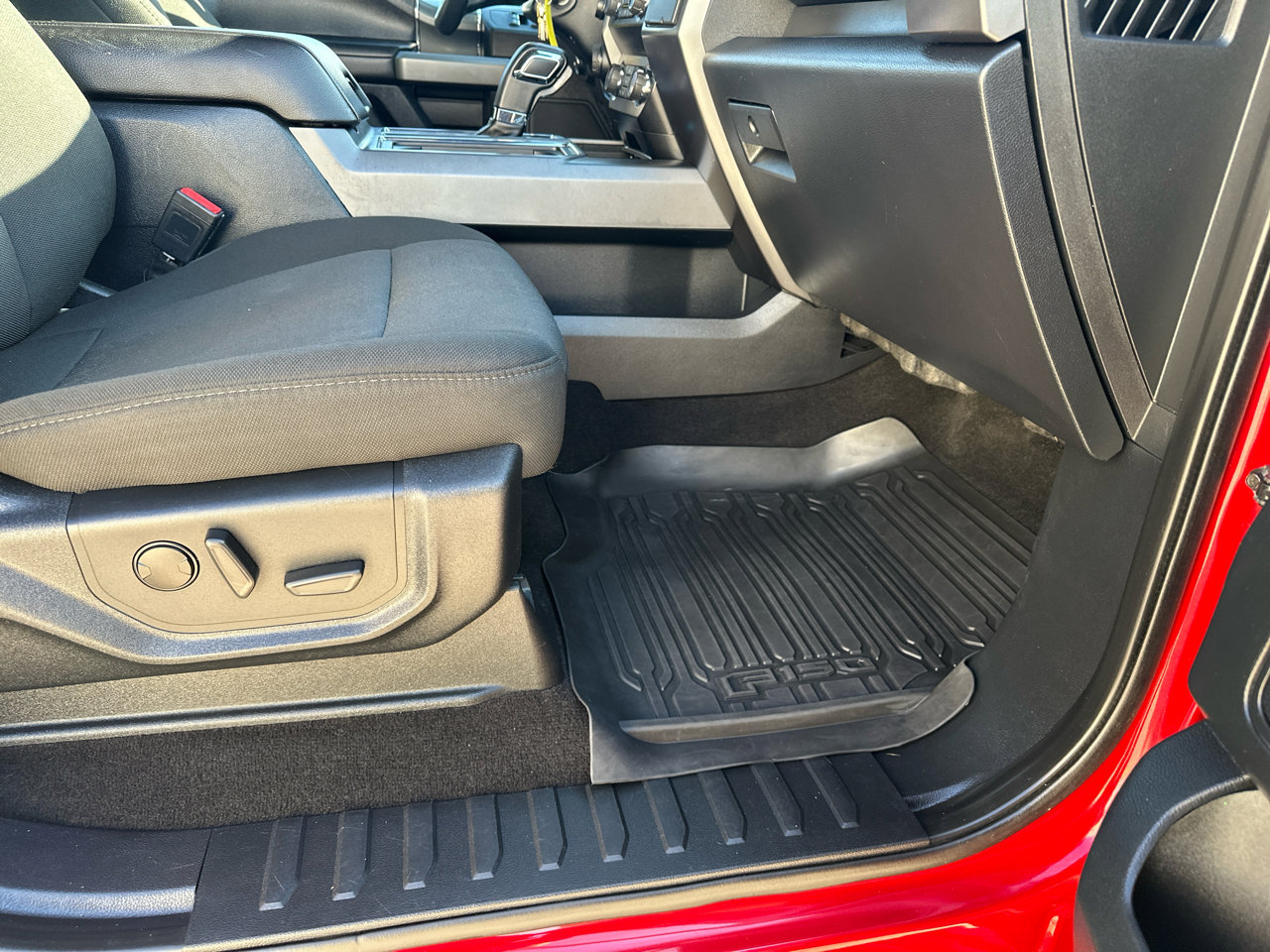 Used 2020 Ford F150 XLT w/ Equipment Group 302A Luxury image 28