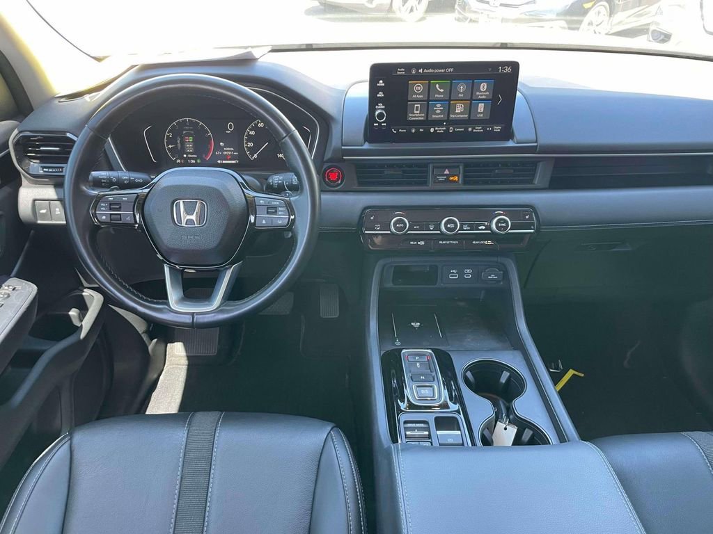 Used 2025 Honda Pilot EX-L image 14