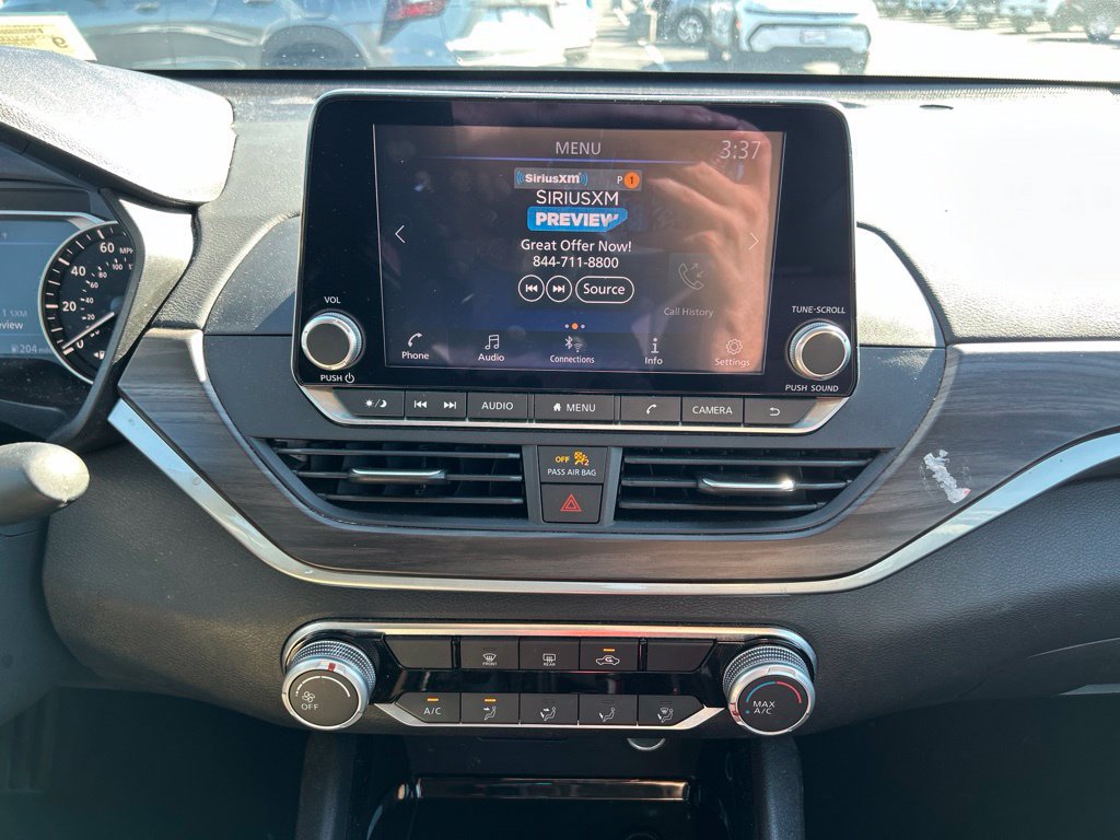 Used 2024 Nissan Altima 2.5 SV FWD image 24