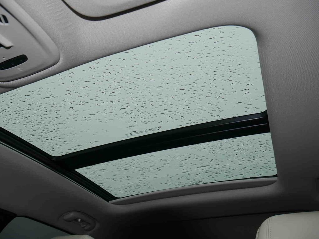 Used 2024 Buick Encore GX Avenir w/ Avenir Technology Package image 34