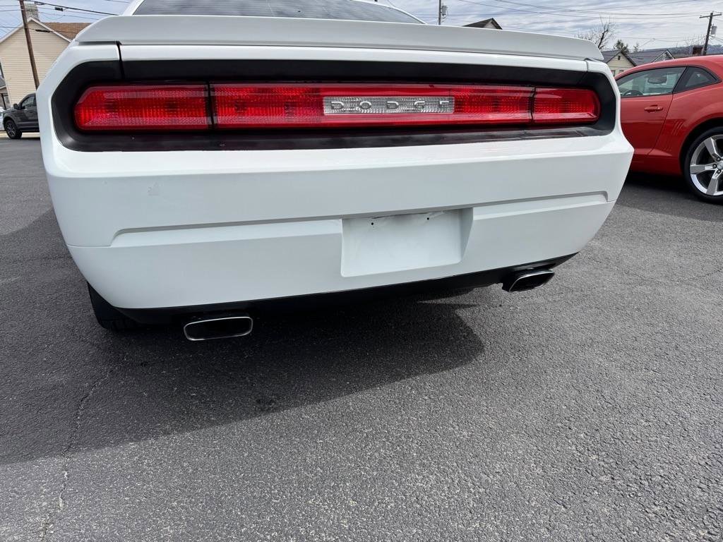 Used 2010 Dodge Challenger R/T RWD image 8