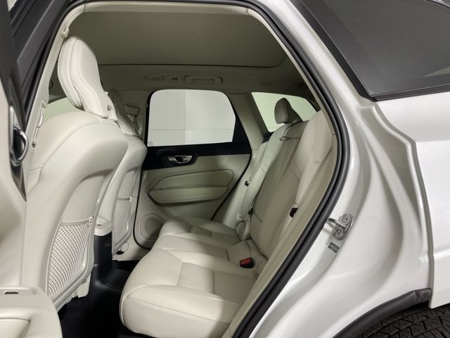 Certified 2025 Volvo XC60 T8 Plus w/ Protection Package Premier AWD/4WD image 40