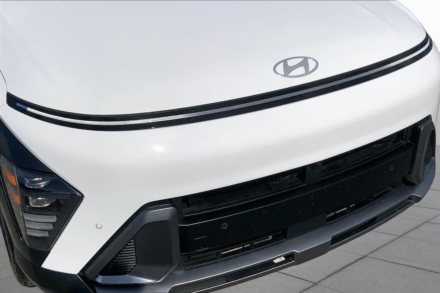 Used 2024 Hyundai Kona Limited FWD image 29