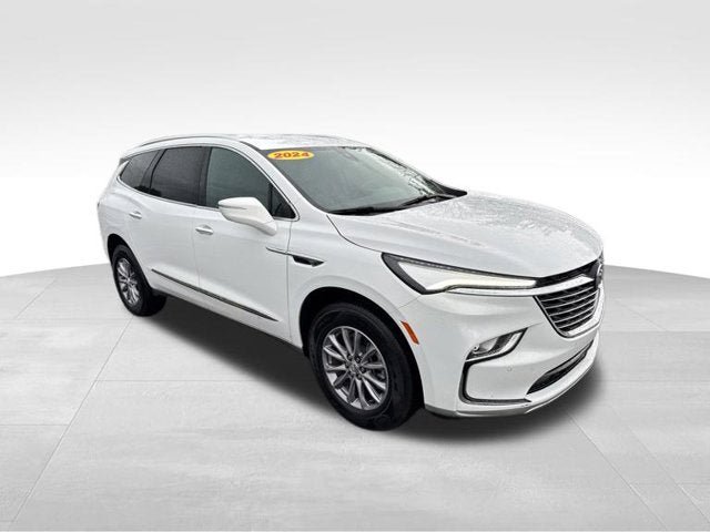 Used 2024 Buick Enclave Essence FWD image 3