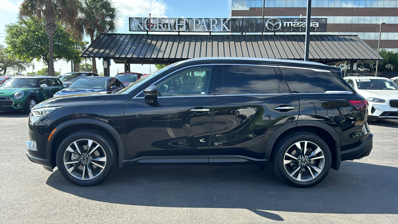 Used 2025 INFINITI QX60 Luxe w/ Vision Package image 5