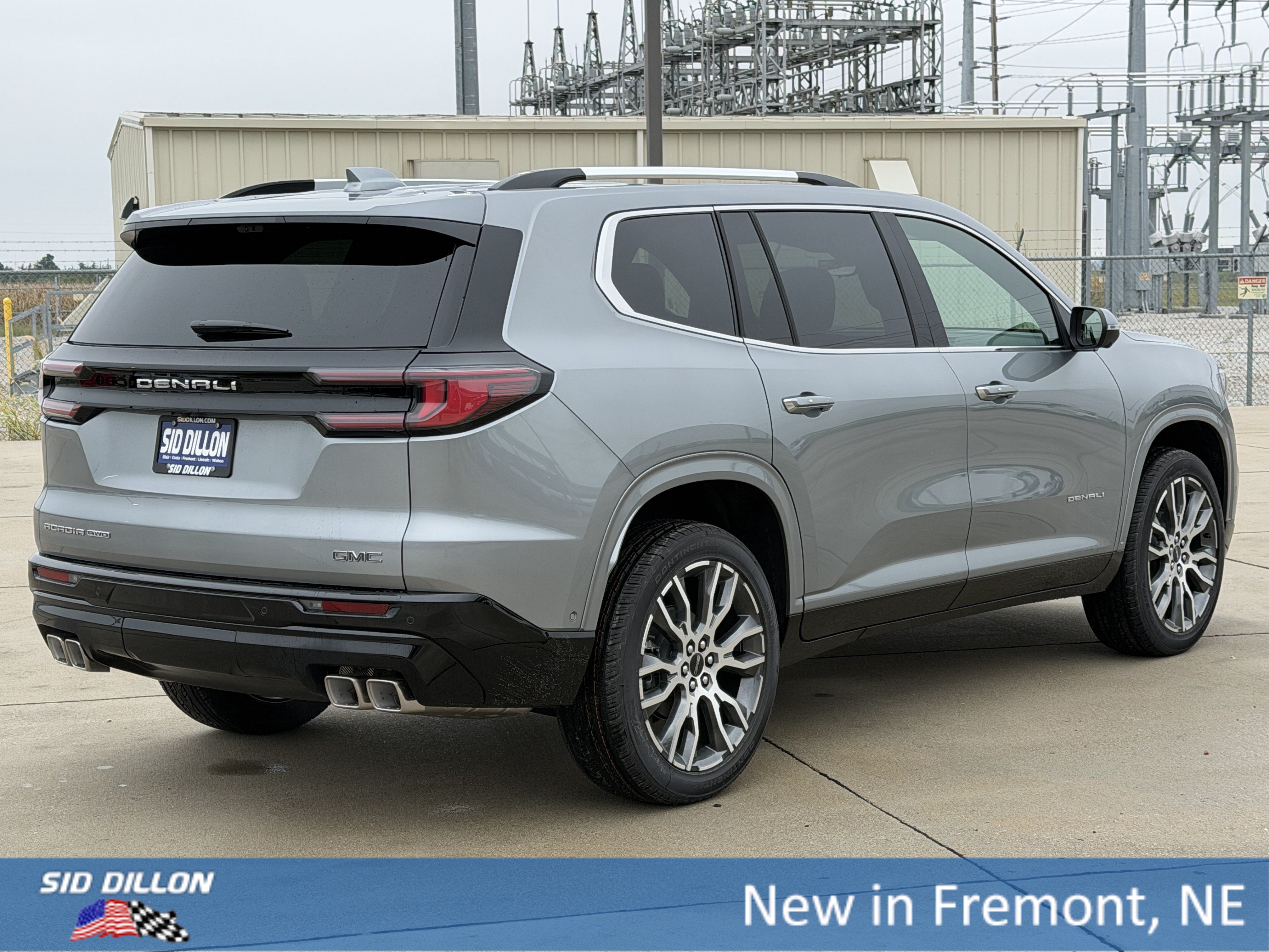 New 2027 GMC Acadia Denali Ultimate w/ LPO, Floor Liner Package AWD/4WD image 4