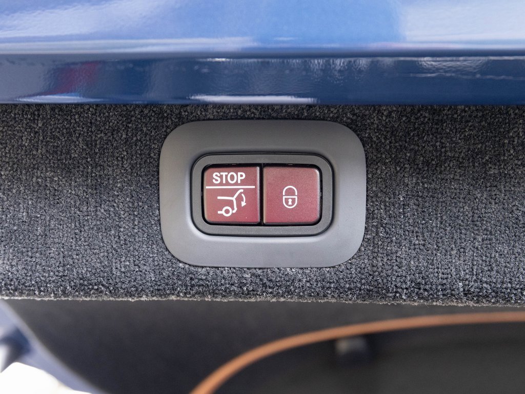 New 2025 Aston Martin DBX 707 image 39