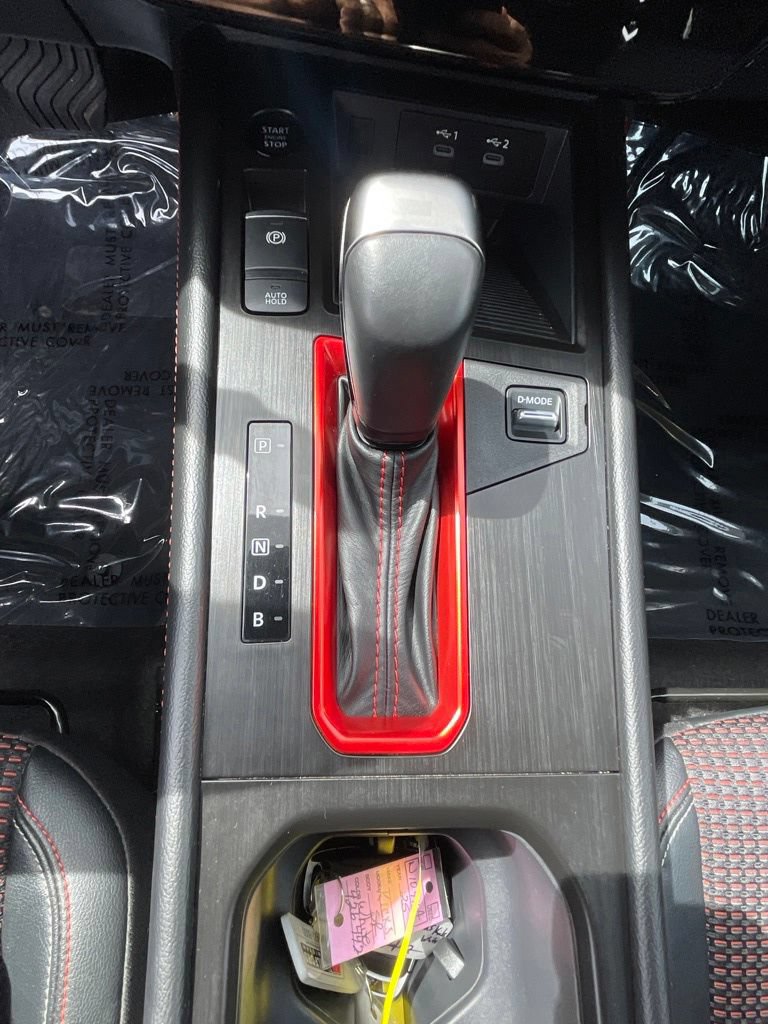 Used 2025 Nissan Kicks SR AWD/4WD image 16