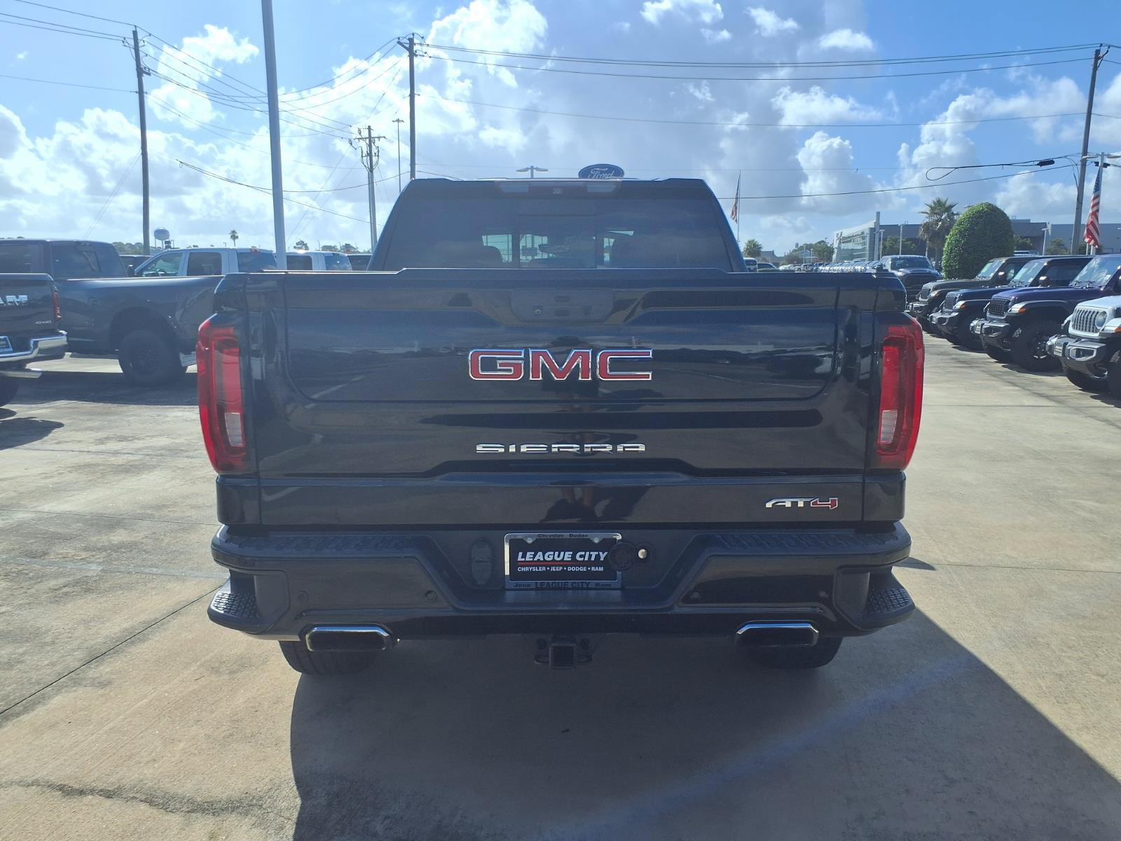 Used 2019 GMC Sierra 1500 AT4 w/ AT4 Premium Package AWD/4WD image 6