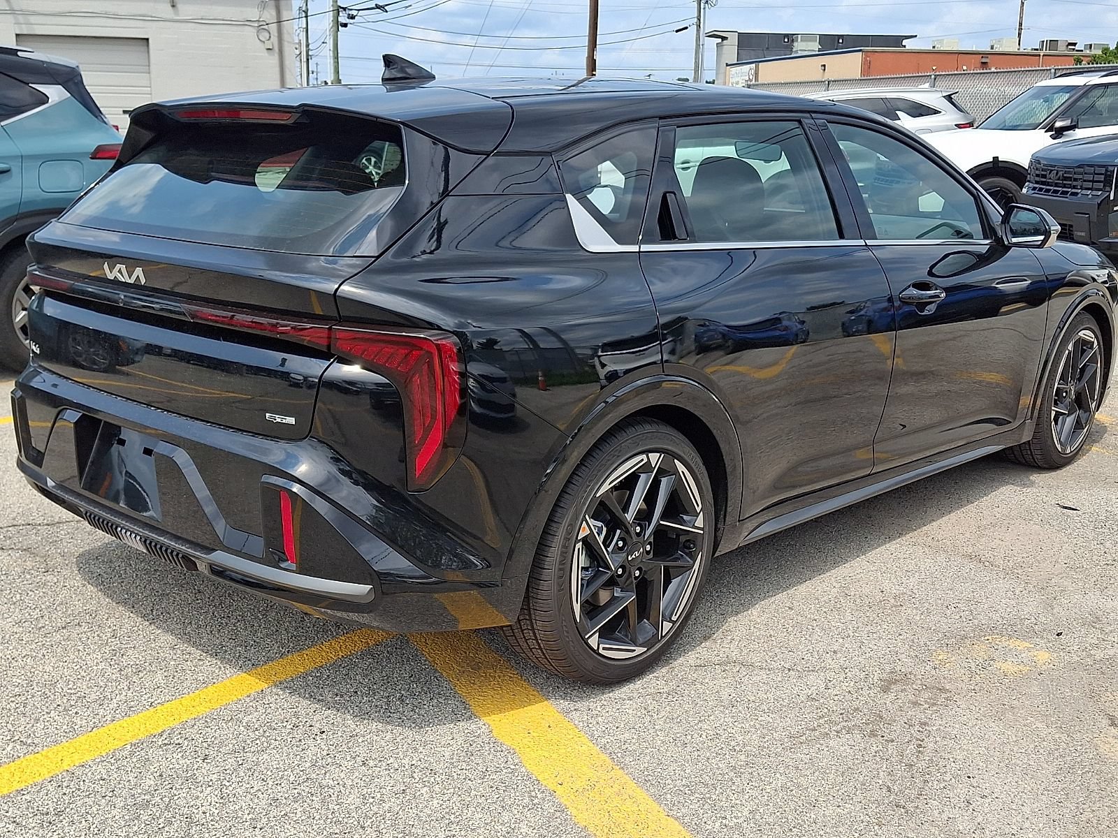 New 2026 Kia K4 GT-Line w/ GT-Line Premium Package FWD image 3