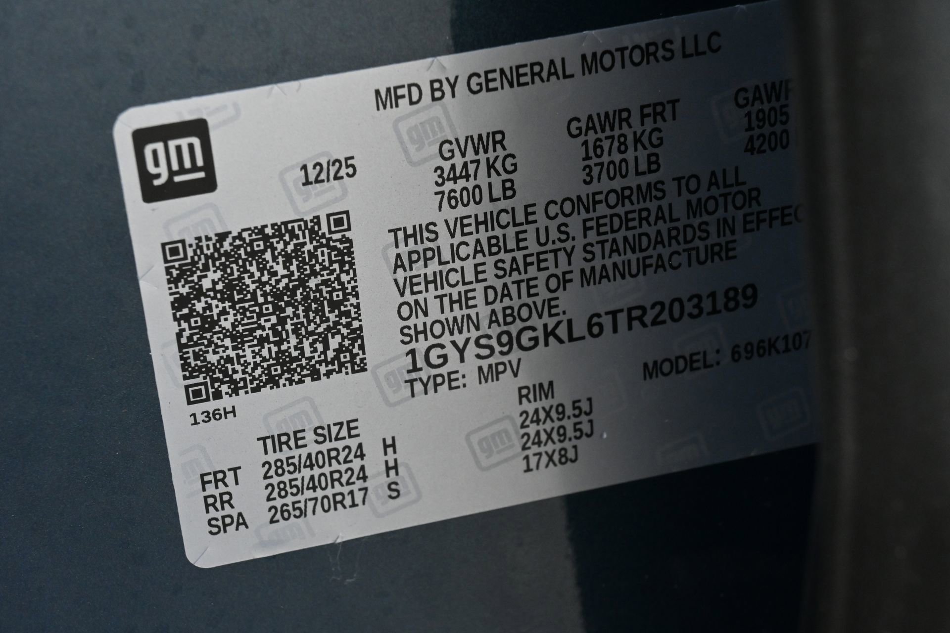 Certified 2026 Cadillac Escalade Platinum Sport w/ LPO, ONYX Package AWD/4WD image 29