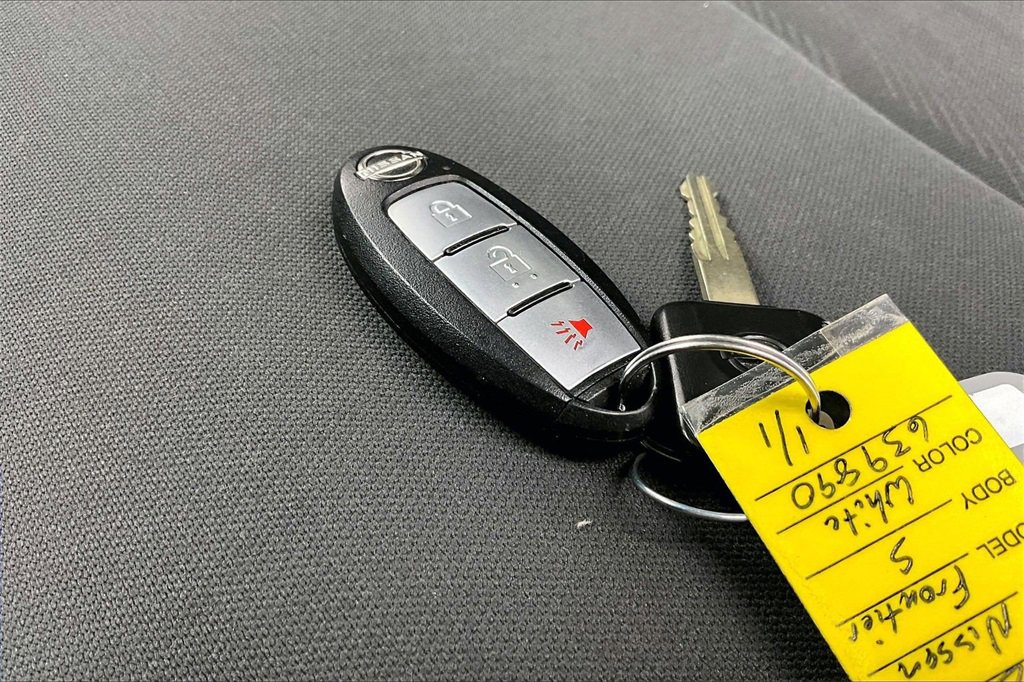 Used 2022 Nissan Frontier S image 11