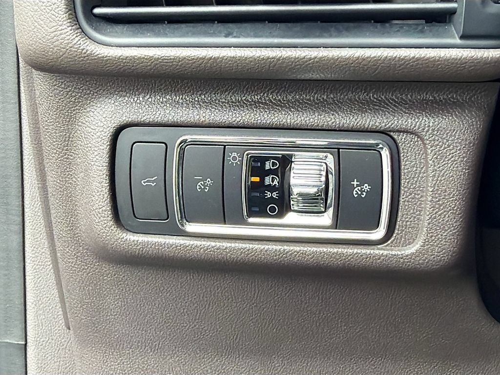 Used 2020 Lincoln Corsair AWD image 27