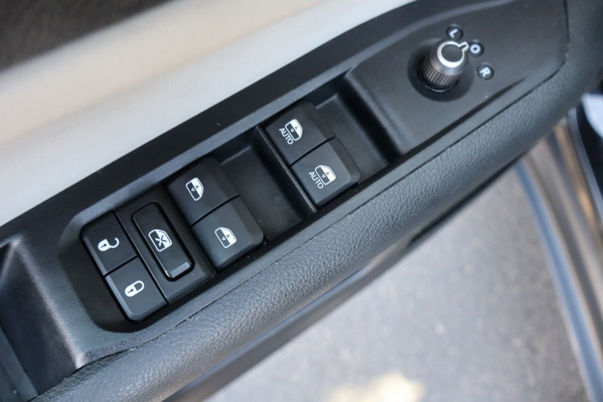 Used 2022 Jeep Compass Limited image 27