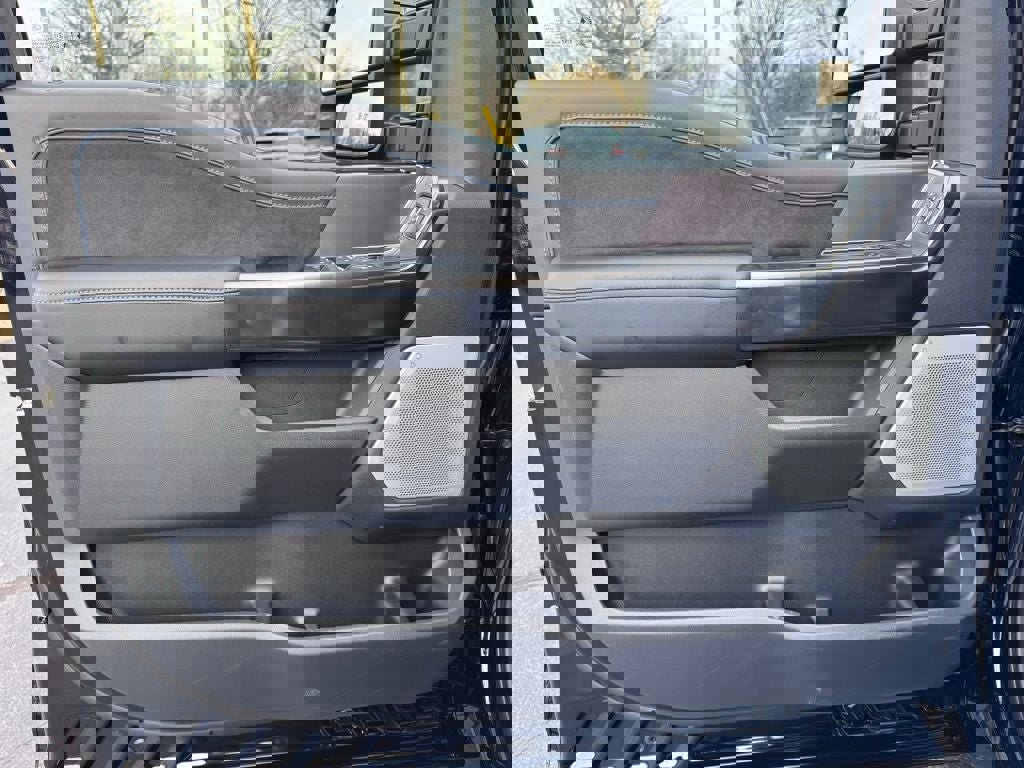 New 2026 Ford F250 Platinum w/ FX4 Off-Road Package AWD/4WD image 23