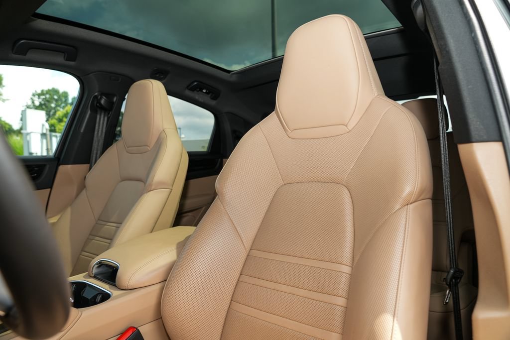 Certified 2022 Porsche Cayenne Coupe AWD/4WD image 22