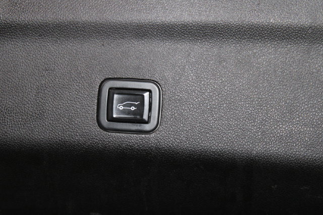 Used 2021 GMC Yukon Denali w/ Denali Premium Package AWD/4WD image 40